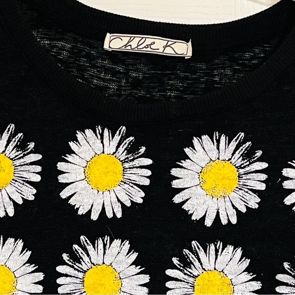 Chloe K Daisy Rayon Long Sleeve Small White Yellow Daisies Sweater Crop Top - Picture 5 of 10